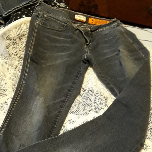 Jeans - Picture 2 of 3